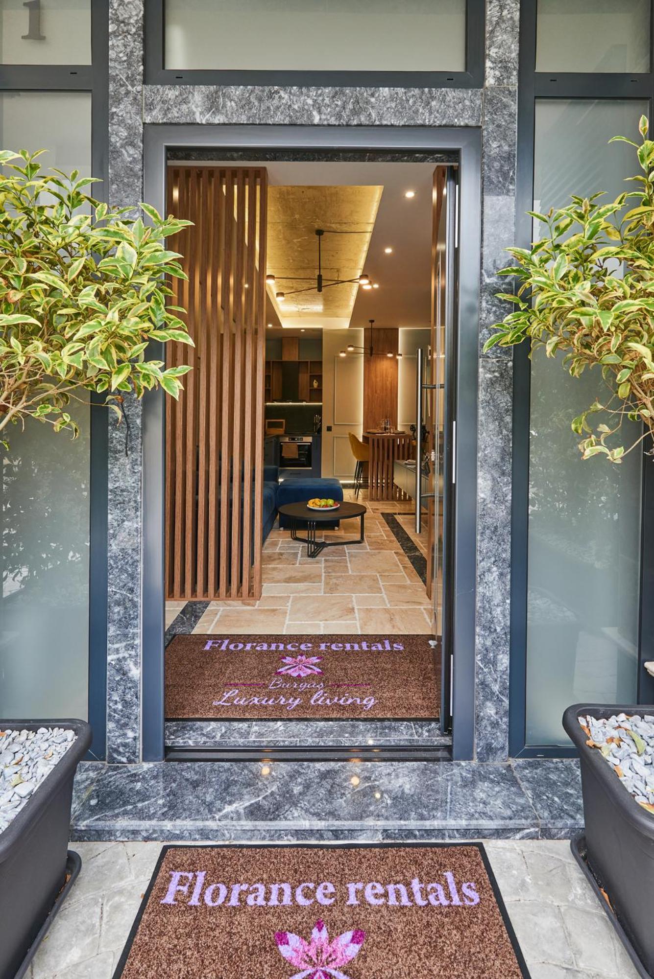 Florance Rentals Luxury Apartments In Burgas City Exteriér fotografie